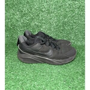 Nike Star Runner 4 Kids Size 1Y Triple Black Walking Shoes Casual Sneakers